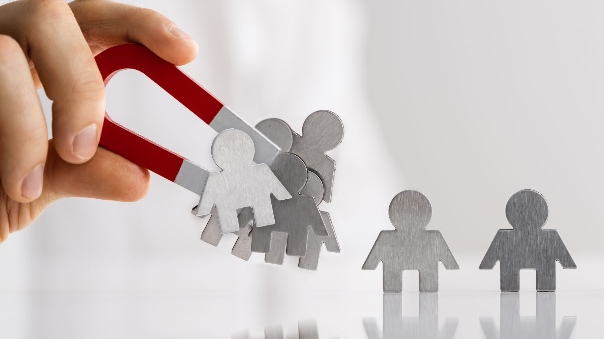 Descubra como o Google Analytics 4 transforma dados em insights valiosos para otimizar suas estratégias de marketing digital.